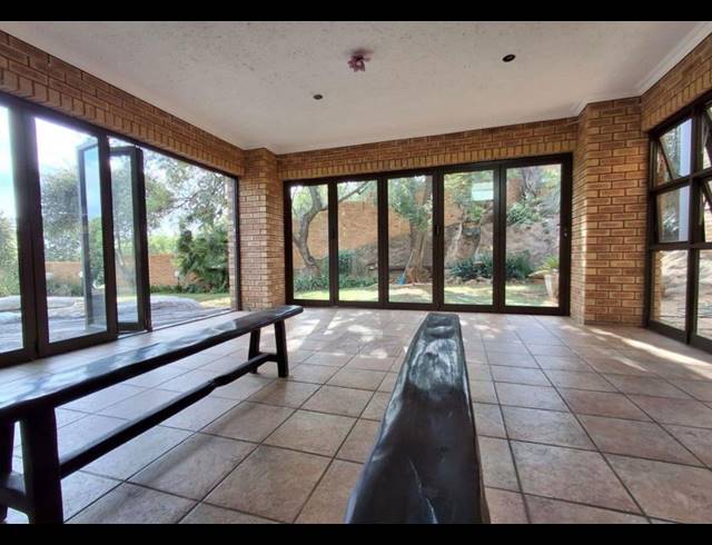 5 BEDROOM HOUSE FOR SALE IN MEYERSDAL